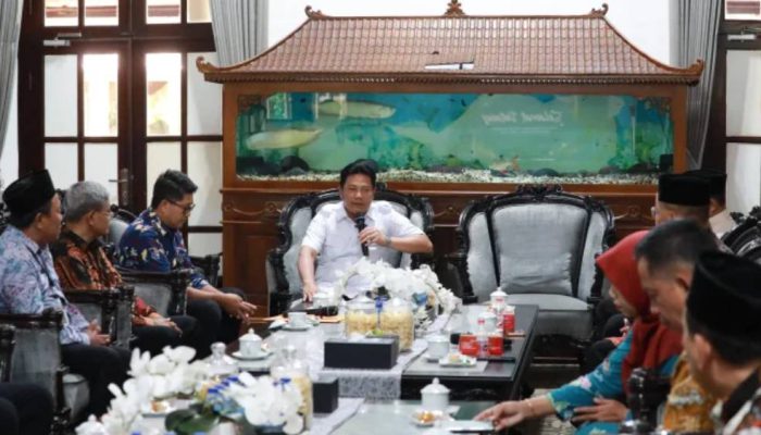Sekolah Adiwiyata Sidoarjo Olah Sampah Plastik Jadi Ecobrick dan Sisa Makanan Jadi Maggot