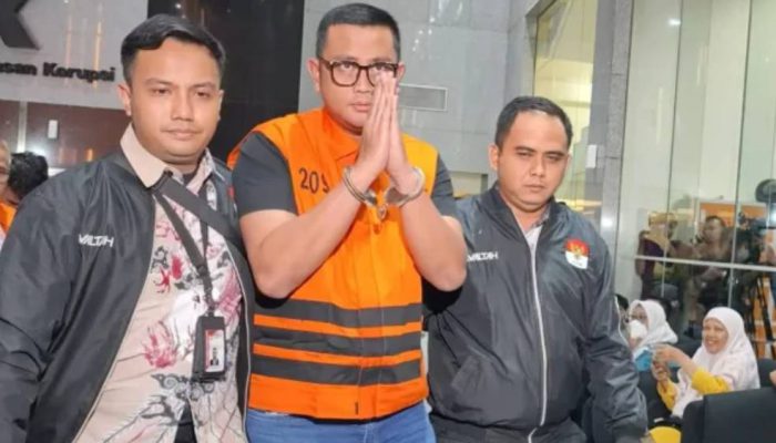 KPK Geledah Rumah Bupati Klaten Nonaktif Hamenang, Sita Dokumen hingga Barang Elektronik