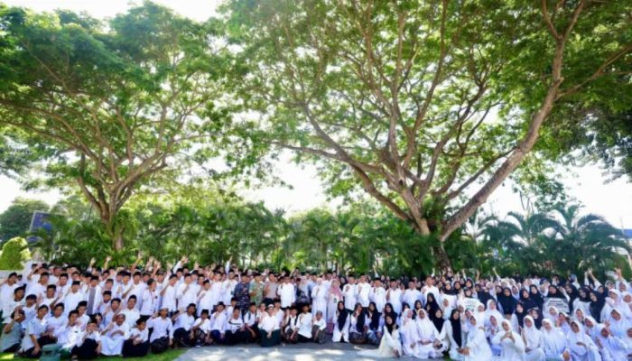 Ratusan Santri Ikuti Upacara HSN 2026 di Banyuwangi, Ipuk Tekankan Penguasaan Teknologi