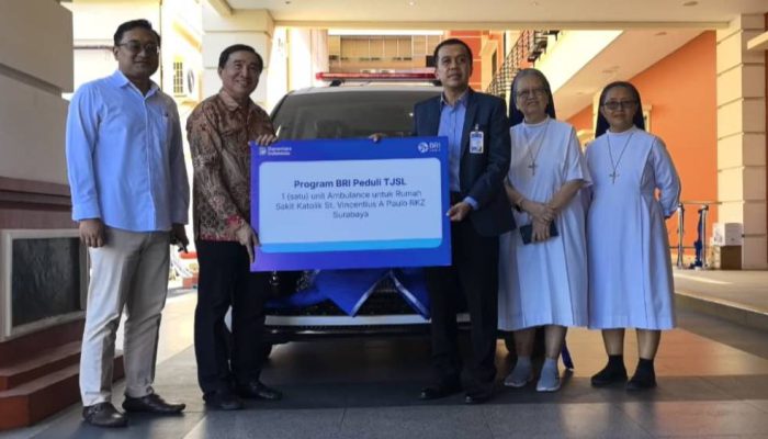 BRI Region 12 Surabaya Salurkan Bantuan Mobil Ambulans untuk RKZ Surabaya Lewat Program BRI Peduli