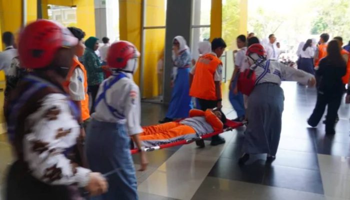ITS Bekali Pelajar Simulasi VR hingga Pertolongan Pertama Hadapi Bencana